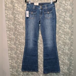 NWT Aeropostale Low Rise Flare Jeans Size 6R